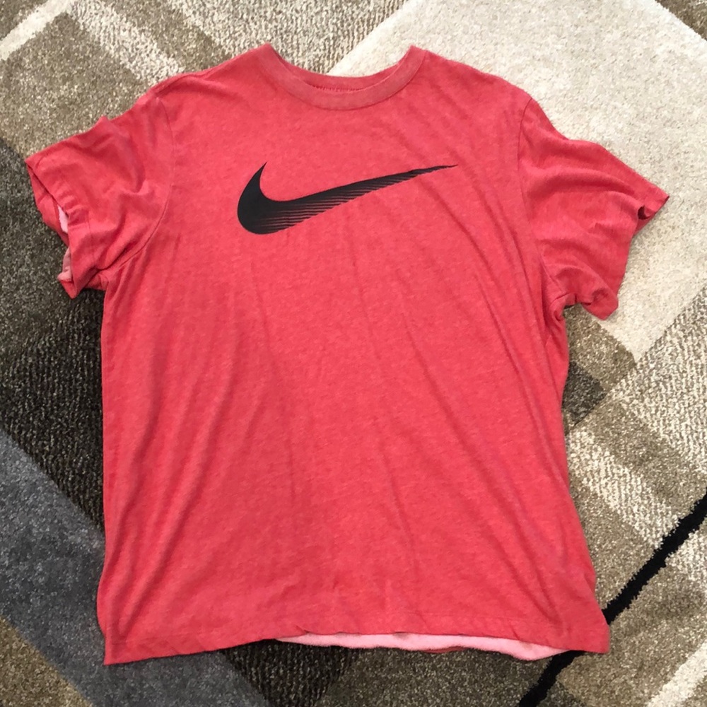 Red/pink Nike t-shirt